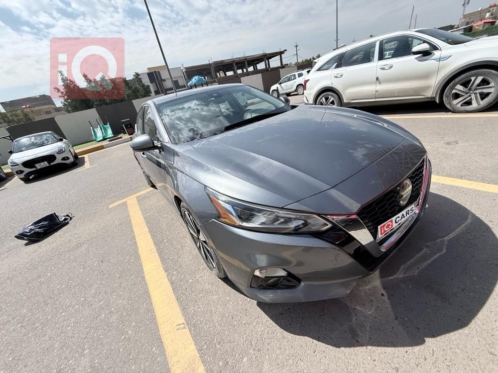 نیسان ئەلتیما